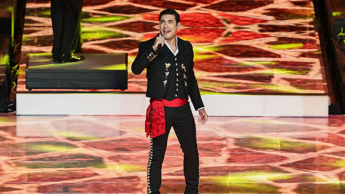 Carlos Rivera y su guiño a Pixar en el arranque de su gira por España: un momentazo con emoción y mariachis