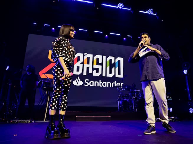 Aitana protagoniza el primero de los conciertos LOS40 Básico Santander de 2023, que tuvo lugar en el Teatro Eslava y estuvo presentado por Tony Aguilar.