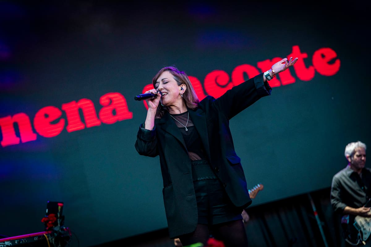 Mai Meneses no dudó en celebrar los 60 años de LOS40 con superéxitos como 'Tenía tanto que darte'.