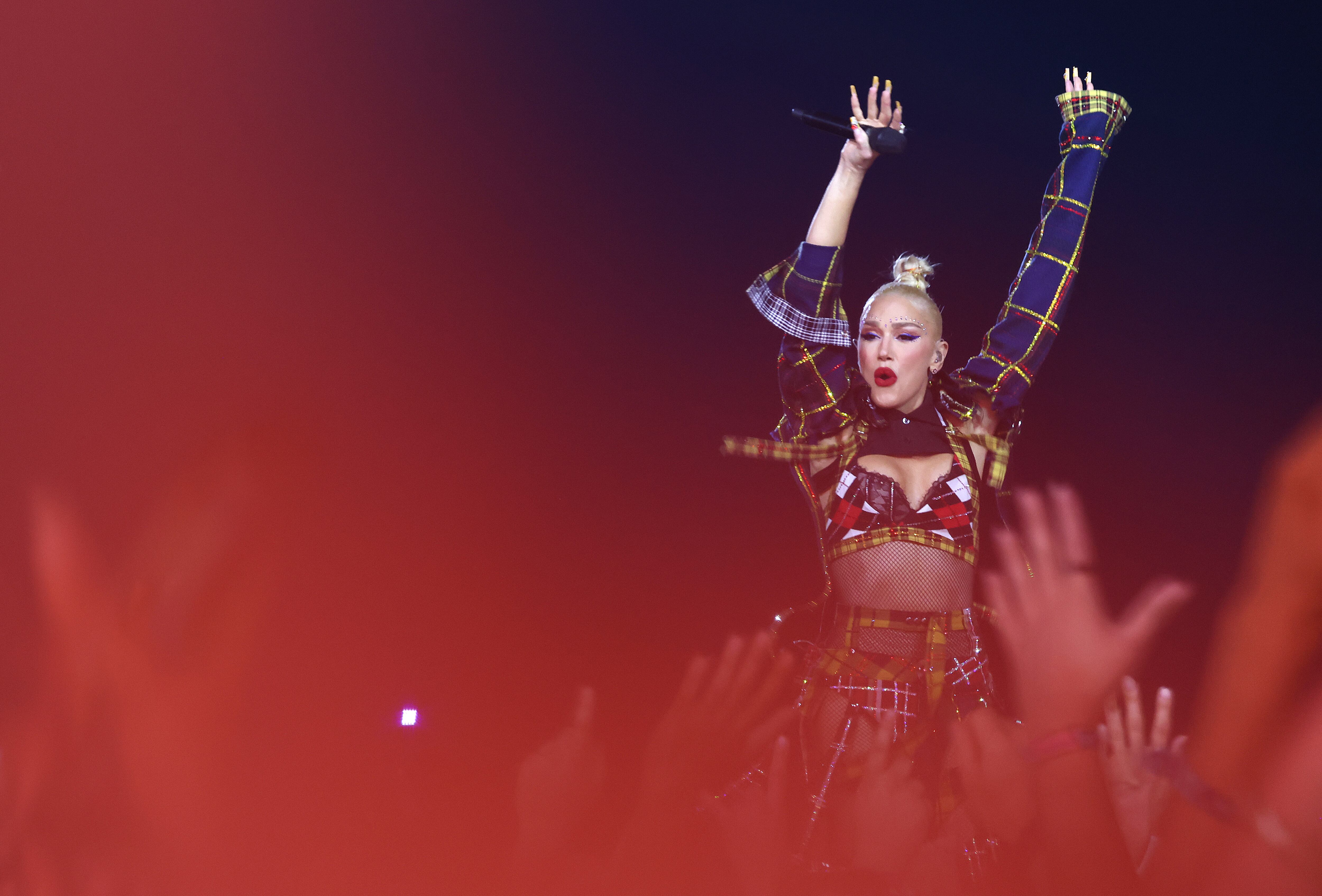 Diez años hemos tenido que esperar para ver a No Doubt de nuevo reunido sobre un escenario, pero ha merecido la pena. No parece que hayan pasado los año por Gwen Stefani.