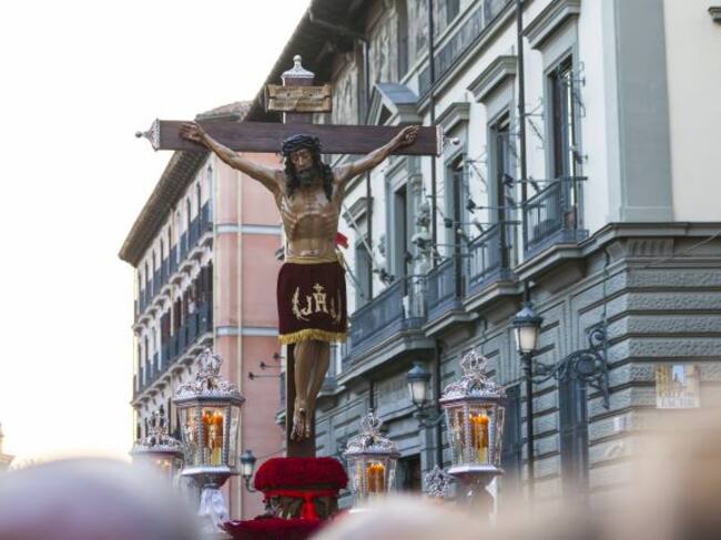 Descubre las saetas en las procesiones de Semana Santa en Madrid.