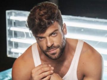 Ricky Merino nos cuenta la surrealista historia que vivió con Lola Índigo y Ana Guerra en una terraza