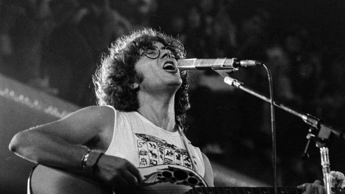 Muere Piero, el cantautor argentino y autor de 'Mi viejo' y 'Para el pueblo lo que es del pueblo', un himno de la lucha social