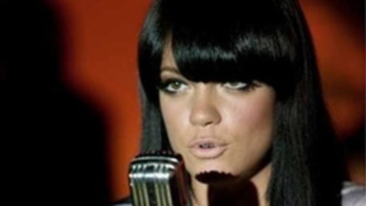 Lily Allen acomplejaba a su hermana mayor