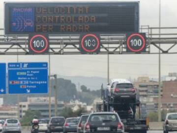 La DGT aclara las dudas: este es el significado la señal de tráfico de color naranja