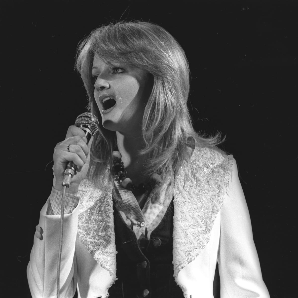 Las 10 canciones menos conocidas de Bonnie Tyler que merecen haber sido un éxito