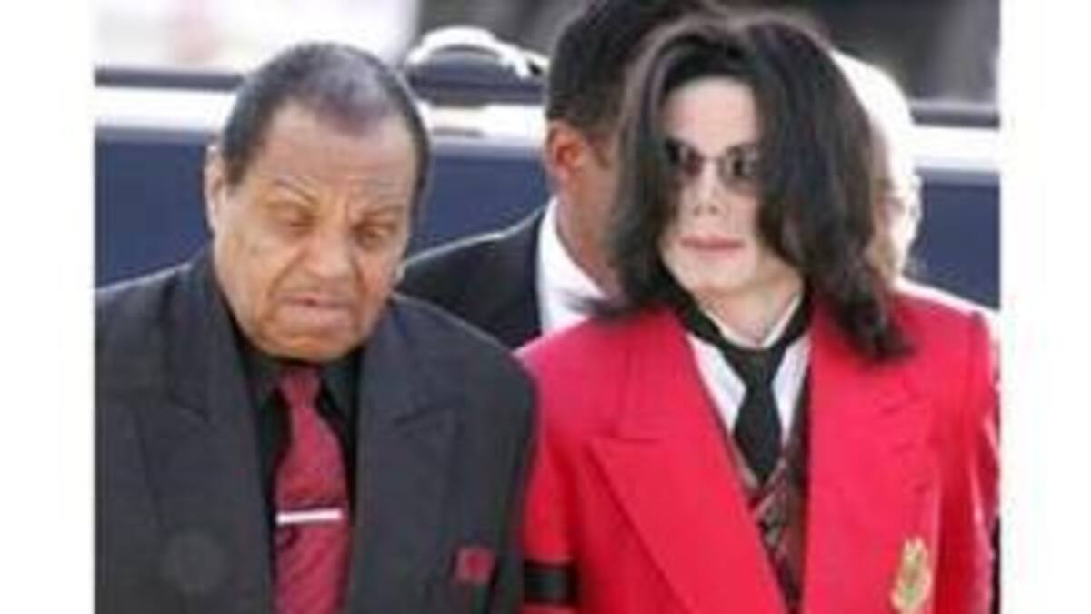 El padre de Michel Jackson niega haberle pegado