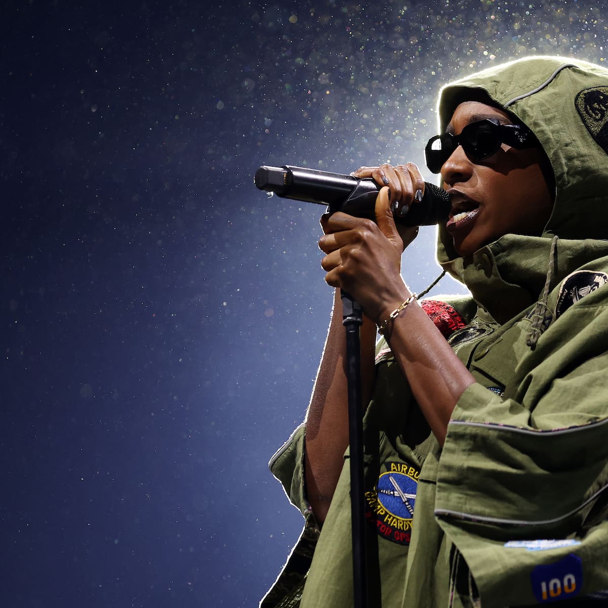 Crítica de 'Sugar Girl' de Little Simz: la rapera cambia de piel en el EP más extraño de su carrera