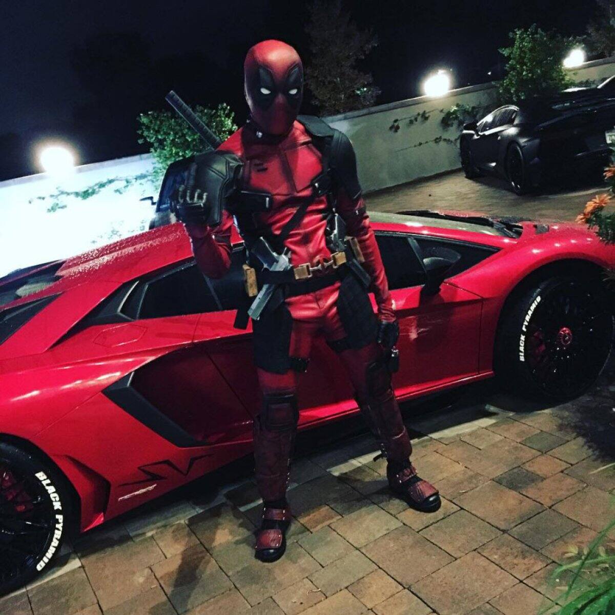 Chris Brown como Deathpool