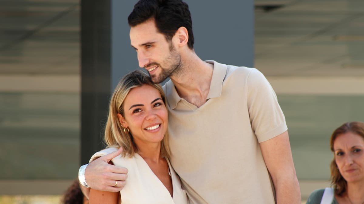 Sergio Rico y Alba Silva, víctimas de un brutal robo en su casa: 5 encapuchados entraron con ellos y sus hijos dentro