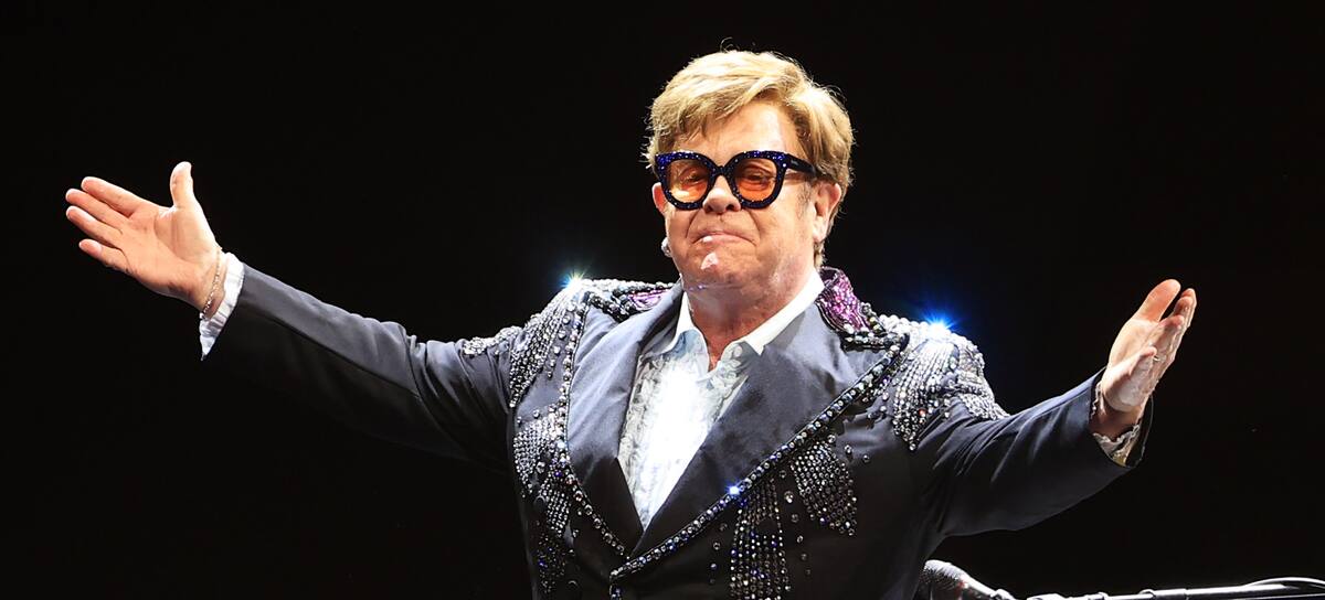 Elton John durante un concierto en el M&S Bank Arena de Liverpool, el 23 de marzo de 2023.