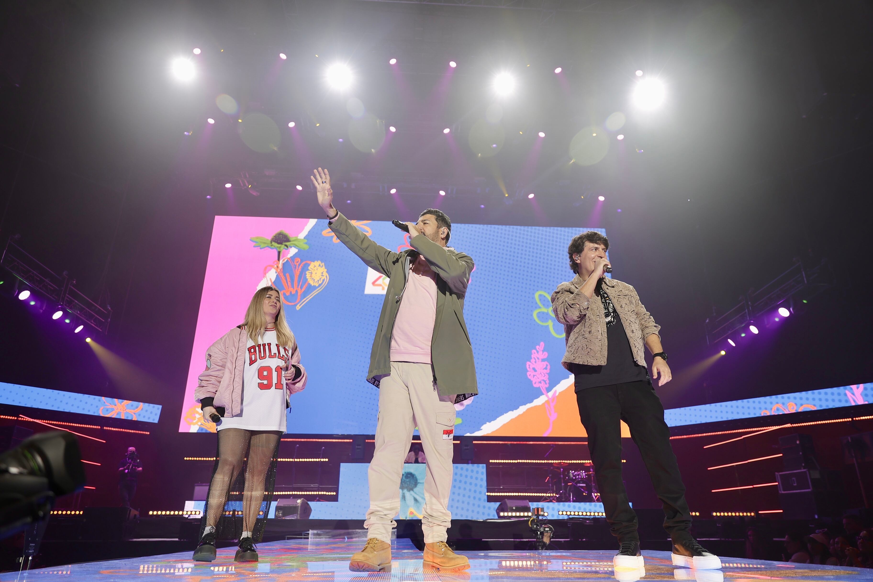 Tras una apertura de festival lleno del carisma hipnótico de Damiano David, nuestro trío de ases salió a escena para dar la bienvenida a todos los que han decidido empezar la Semana Santa con nosotros.