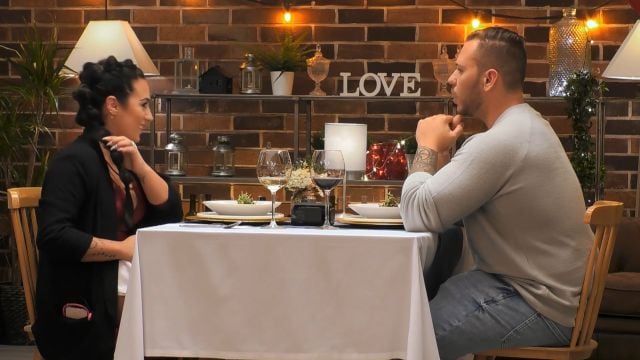 Andrea y Rubén, dos solteros disfrutando de una cita en &#039;First Dates&#039;.