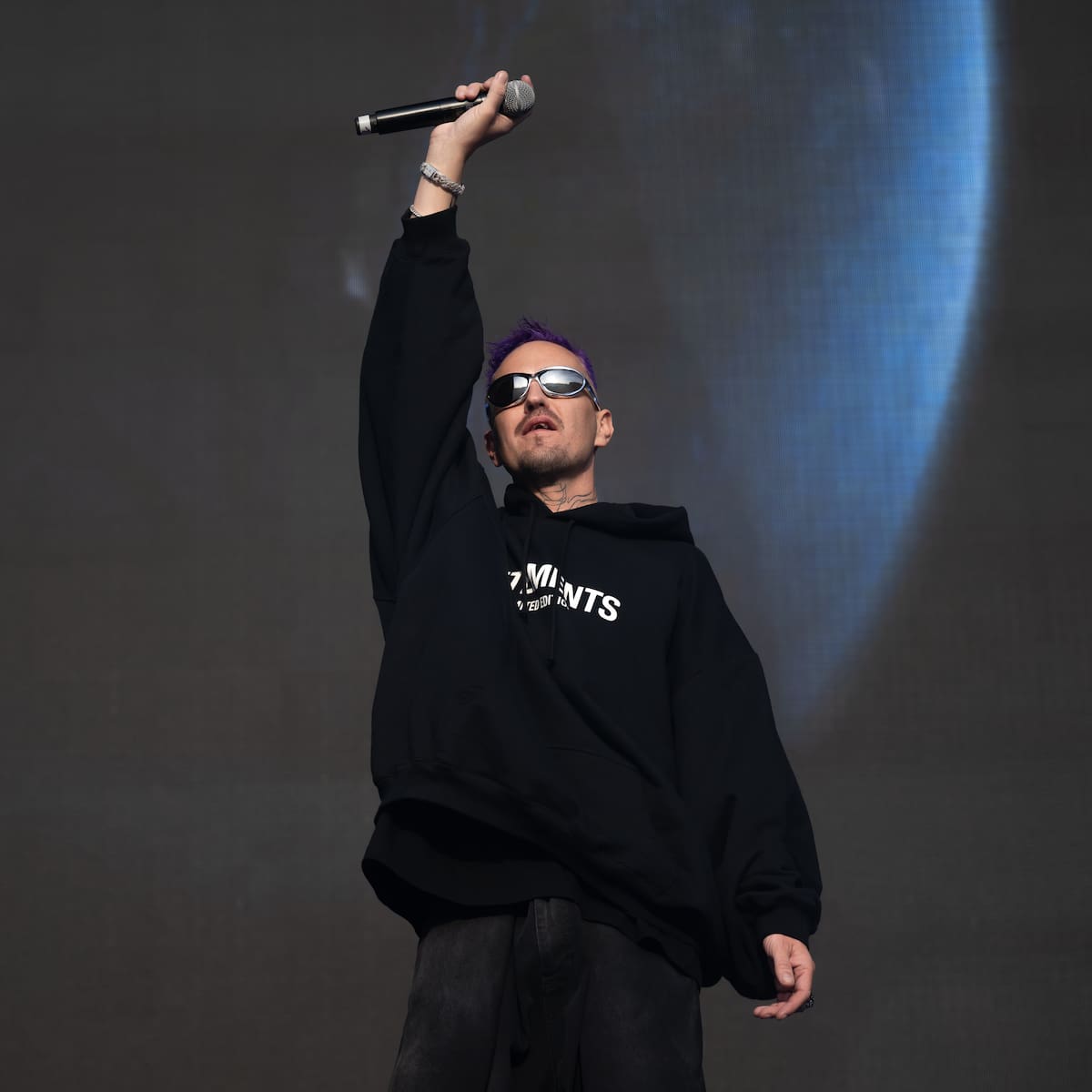 Robin Schulz enciende la pista con 'Flames', su nueva colaboración junto a Bandit