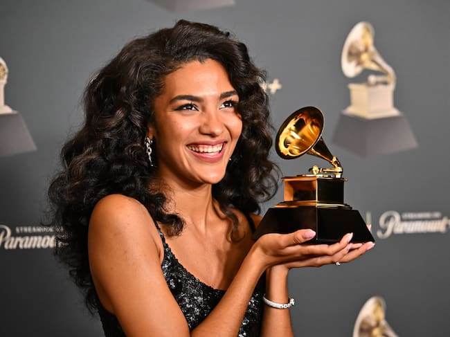 Olivia Dean en los Premios Grammy 2026