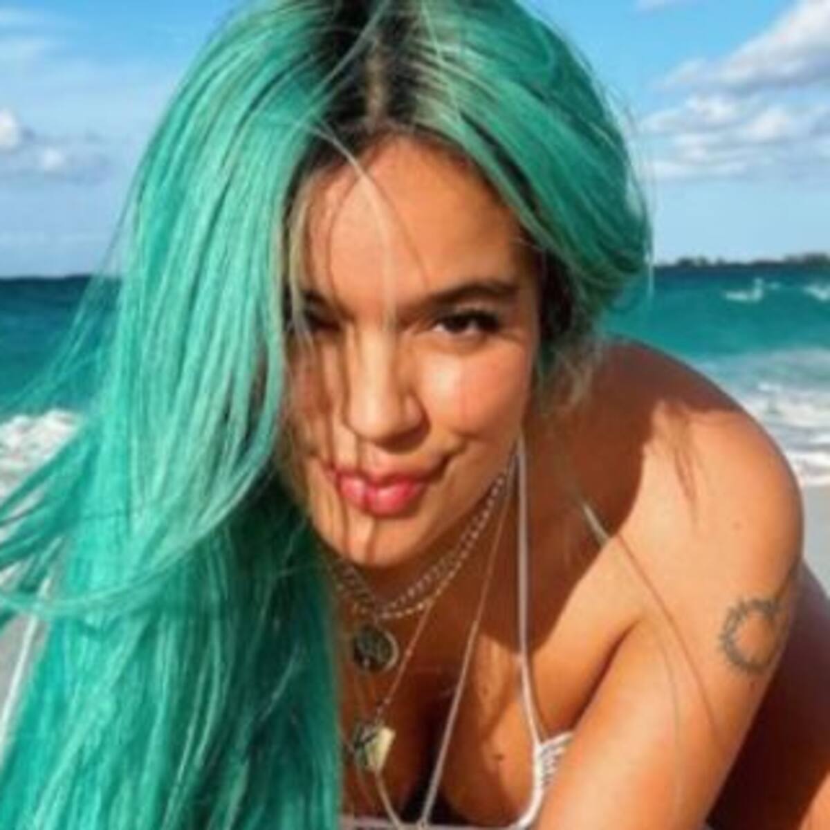¿Karol G tiene nuevo novio?