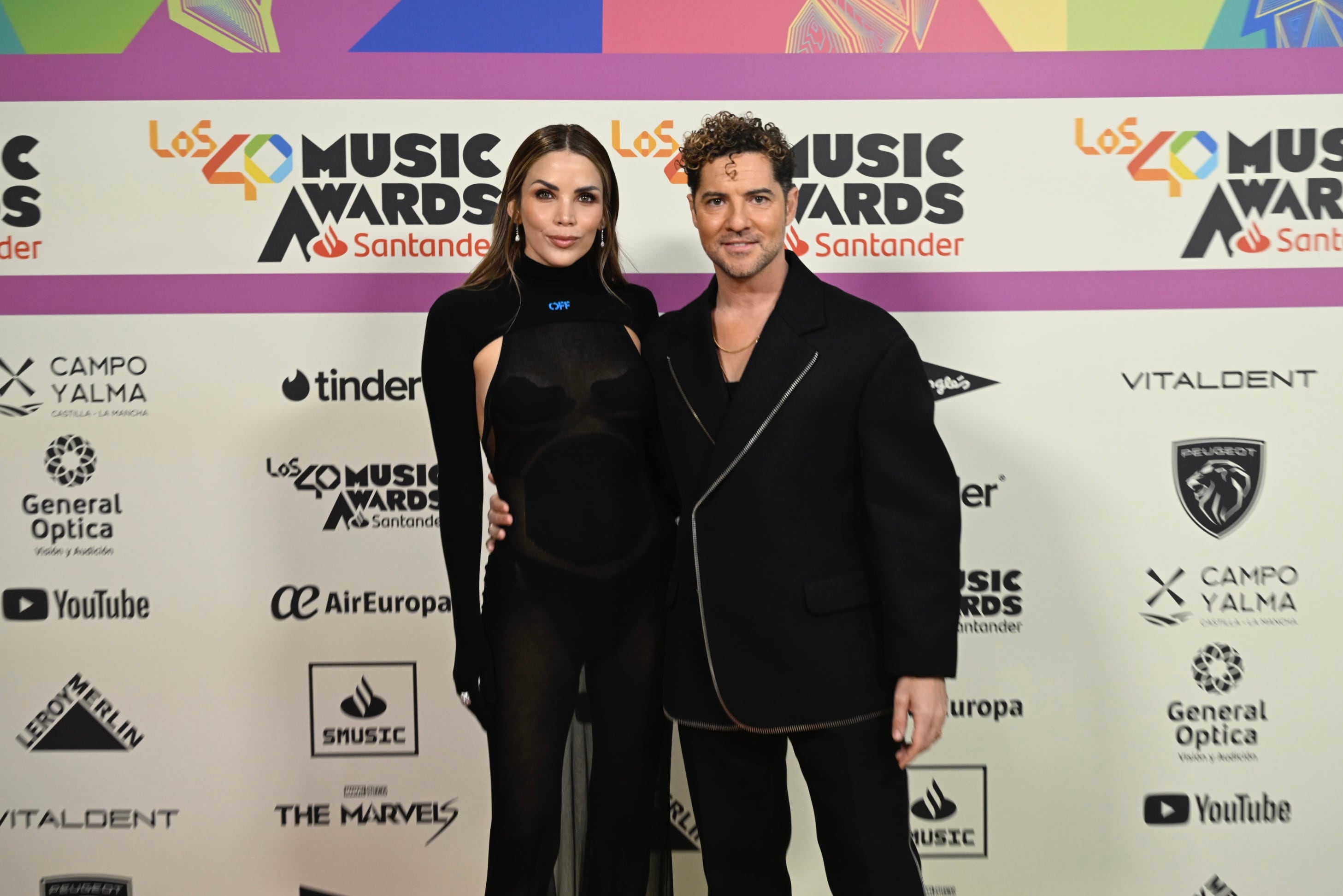 Rosana Zanetti y David Bisbal en la alfombra roja de LOS40 Music Awards Santander 2023 / Foto: Jorge París y Elena Buenavista