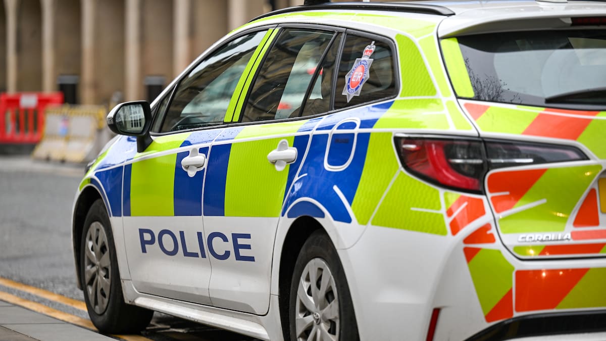 Detienen a concursante de 'Casados a primera vista' británico por presunta violación en el programa