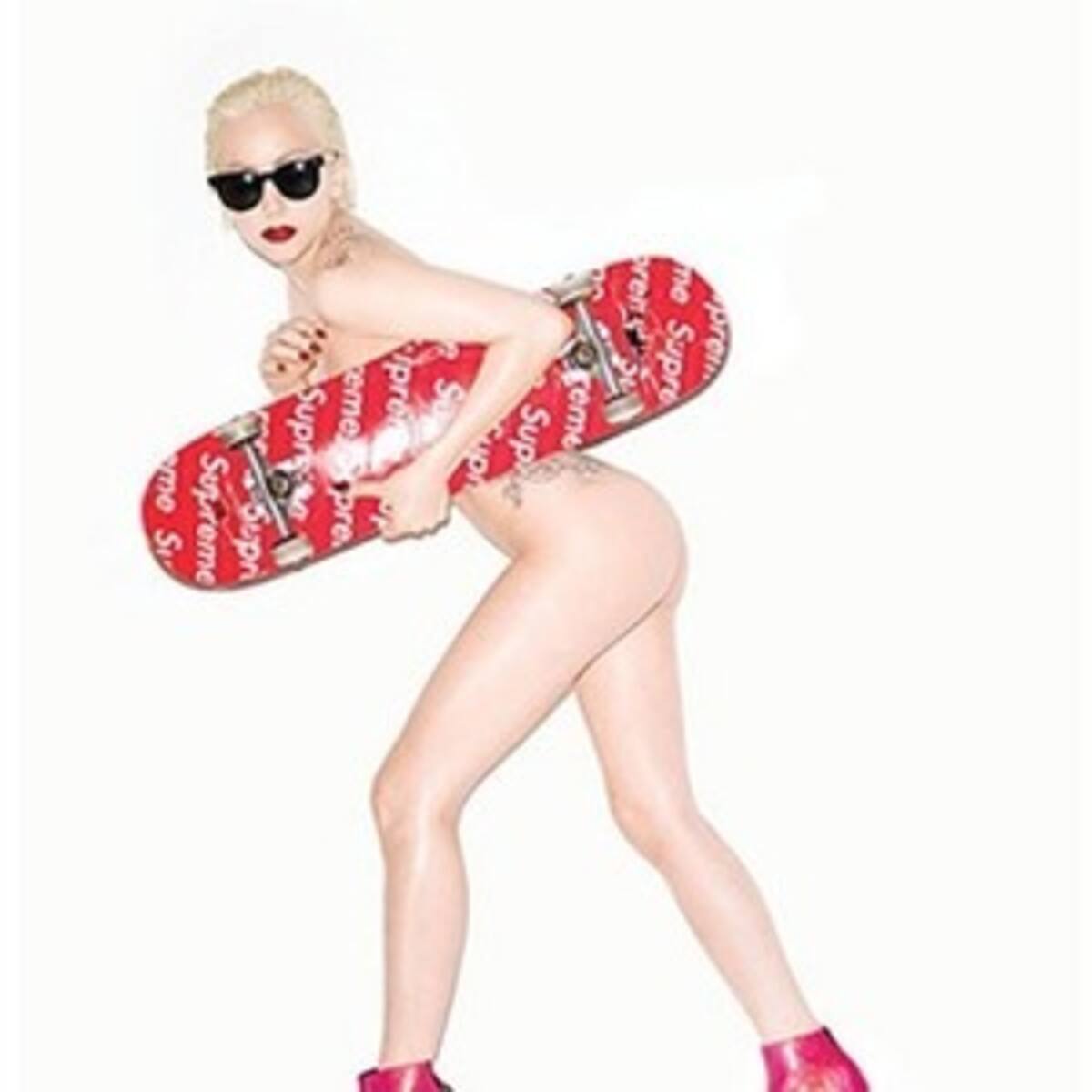 Lady Gaga vuelve a desnudarse