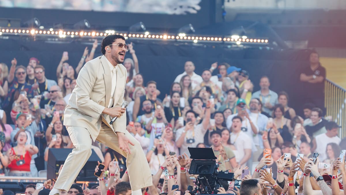Estos son los precios del merchandising de Bad Bunny para su gira en España: dónde comprar las camisetas, sudaderas y gorras de Concho