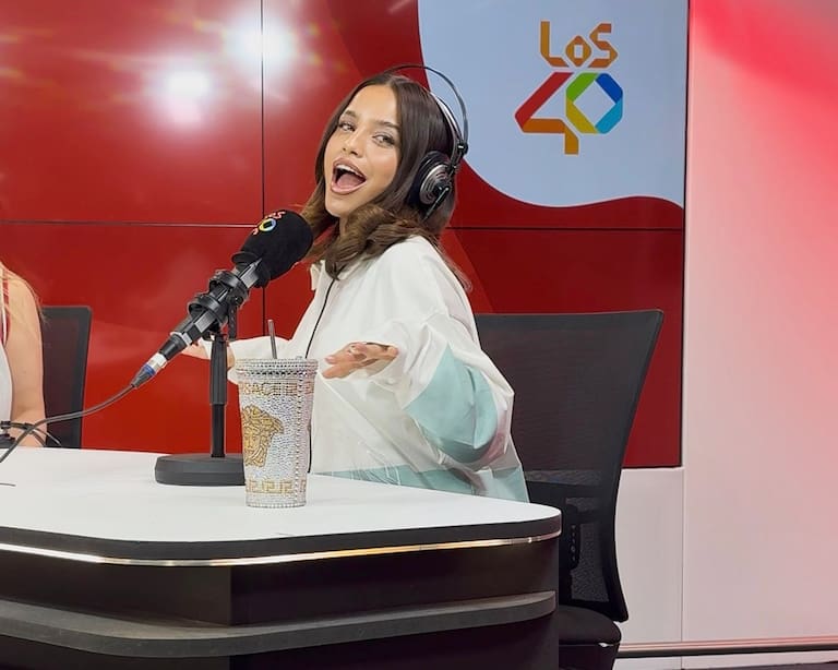 La artista argentina Emilia visita el estudio de Anda Ya!