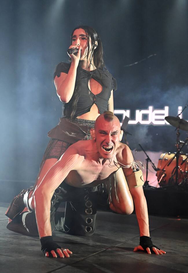 También hemos tenido representación española en el Coachella de este año. Judeline ha desplegado su poderío sobre el escenario.