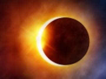 Madre de familia pide cambiar fecha de eclipse solar
