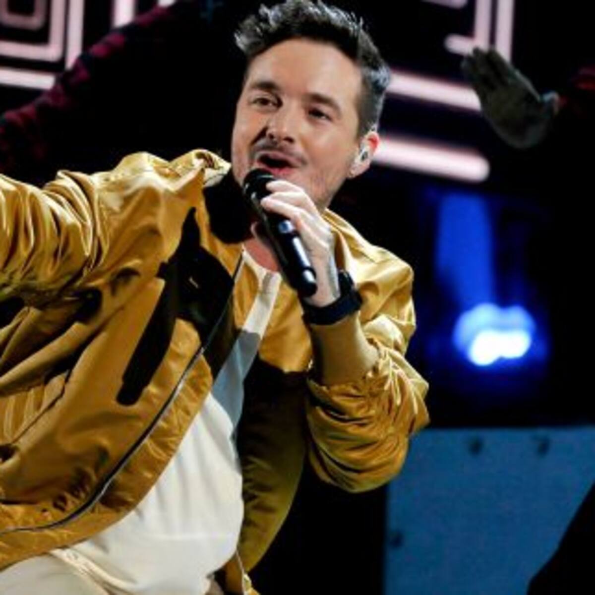 J Balvin habla con sus fans en privado por redes sociales