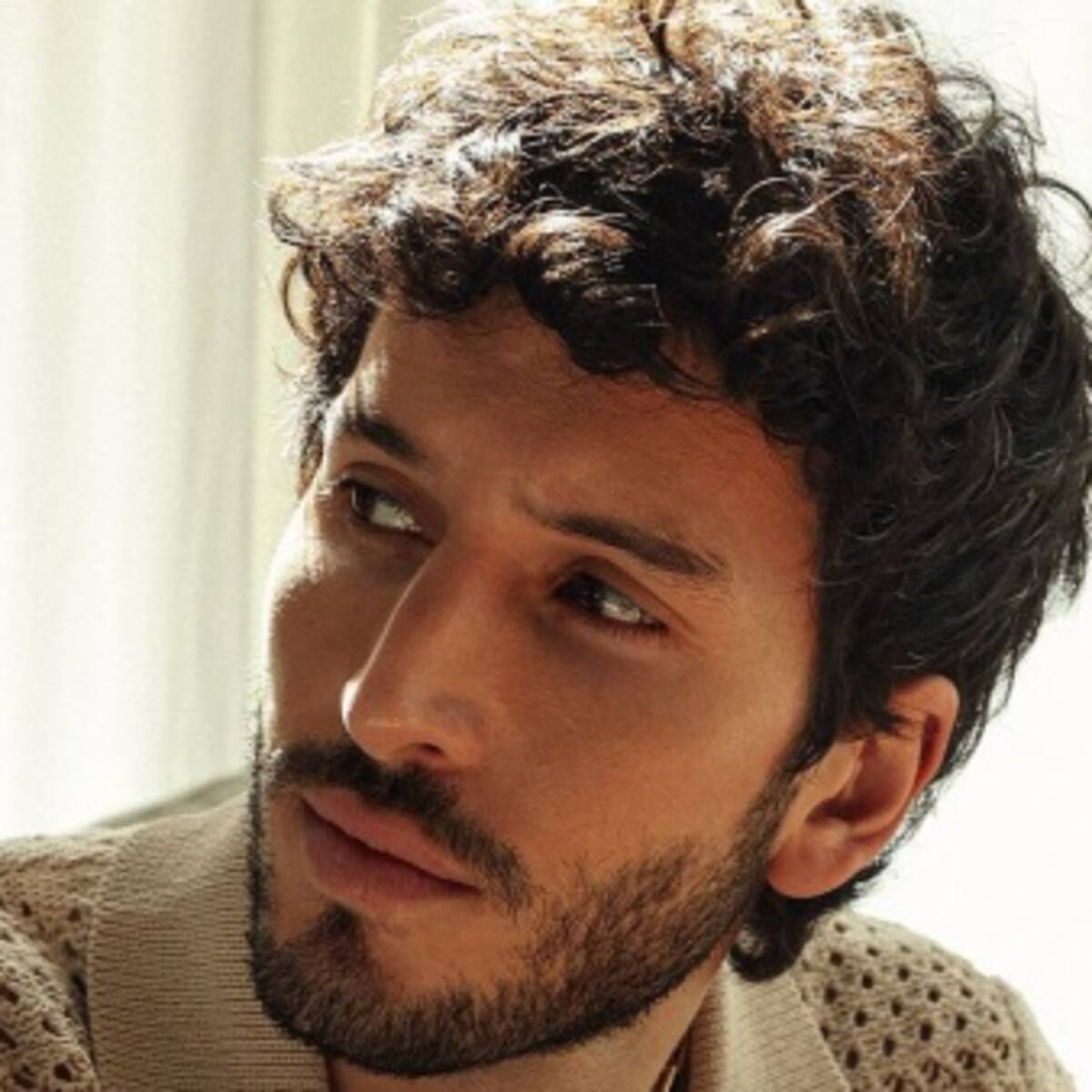 Sebastián Yatra cumple un sueño al actuar con su "crush" de la infancia