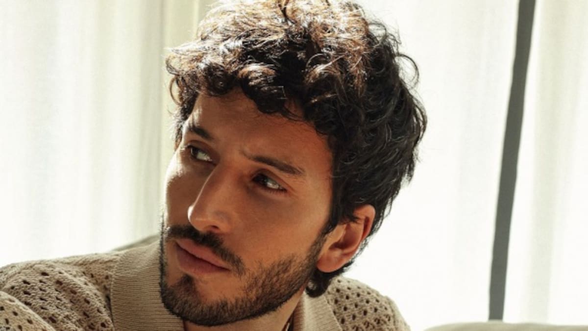 Sebastián Yatra cumple un sueño al actuar con su "crush" de la infancia