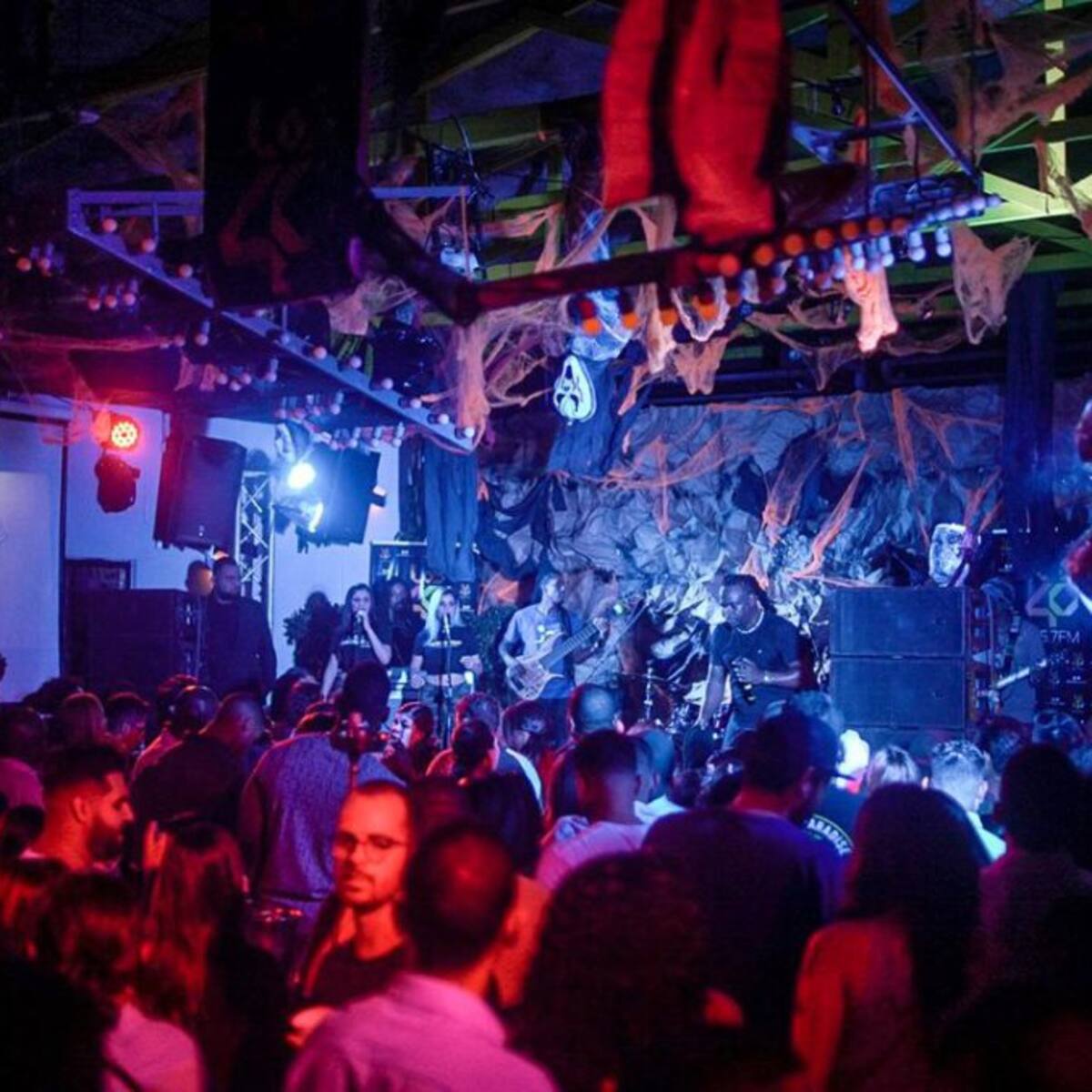 Bailamos con Kafu Banton