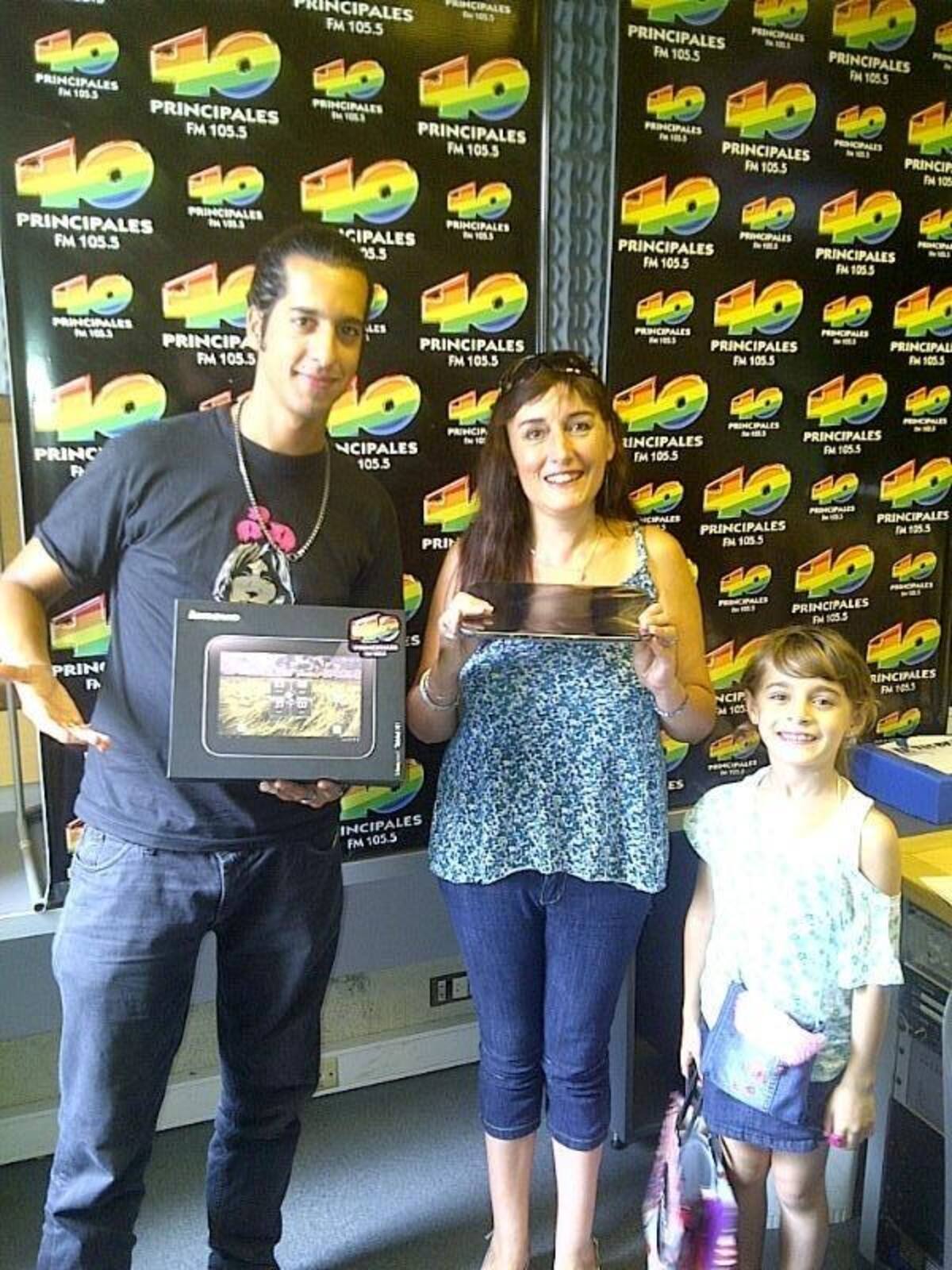Fer Molinero - Silvia Carabetta ganadora de Tablet 05/03/2012 por sms.