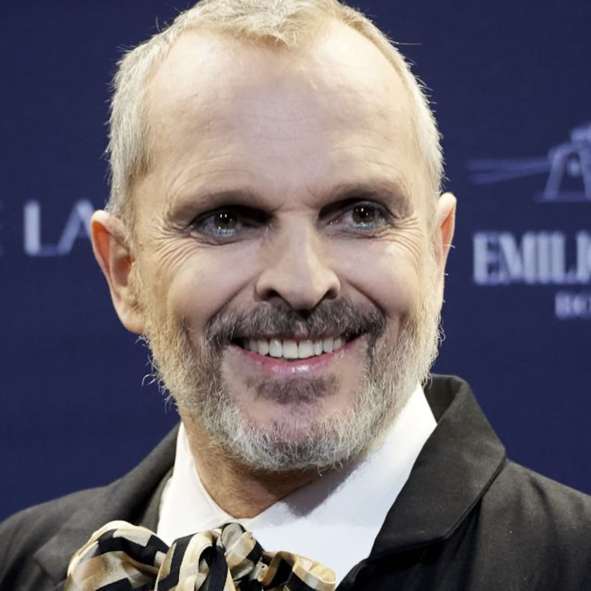 Miguel Bosé ya comparte fotos con sus amores