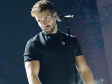 Pablo Alborán cumple años y lo celebra con una nueva voz y las primeras felicitaciones de Chenoa o Ana Milán