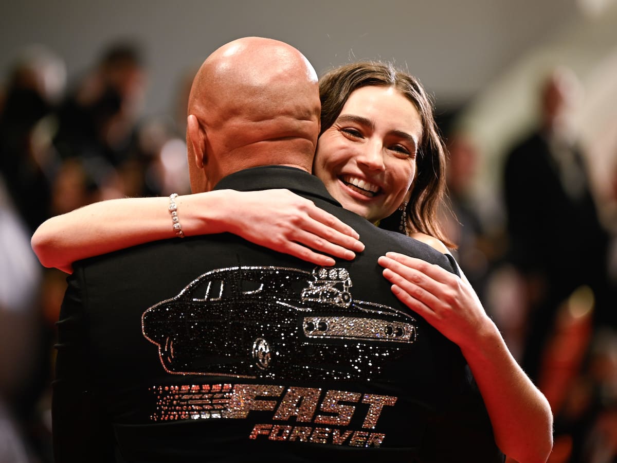 El abrazo entre Vien Diesel y Meadow Walker provoca lágrimas en el homenaje a los 25 años de ‘Fast & Furious’ en el Festival de Cannes