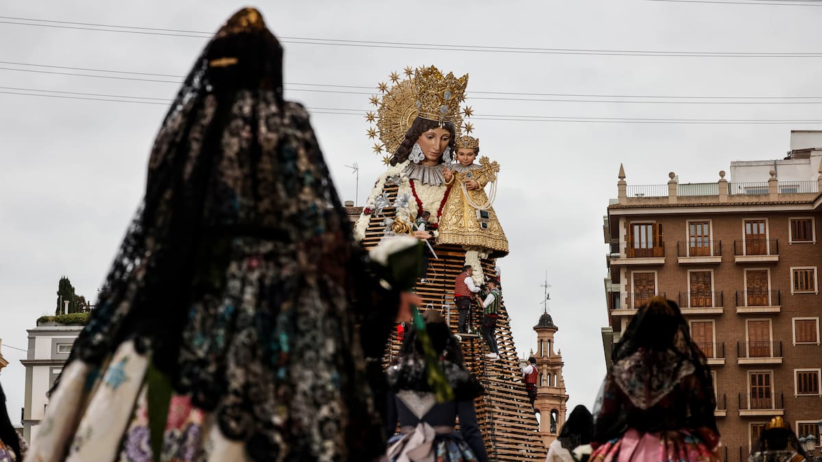 Ofrenda de Flores a la Mere de Déu en las Fallas 2026: horario y recorrido para hoy, 17 de marzo de 2026