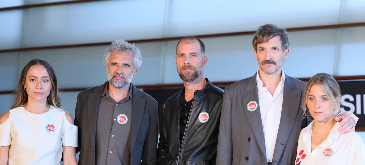 Reparto de '33' días: Blanca Parés, Pau Durà, Julián Villagrán, Nausicaa Bonnín, Carles Ramon Porta y José Manuel Poga