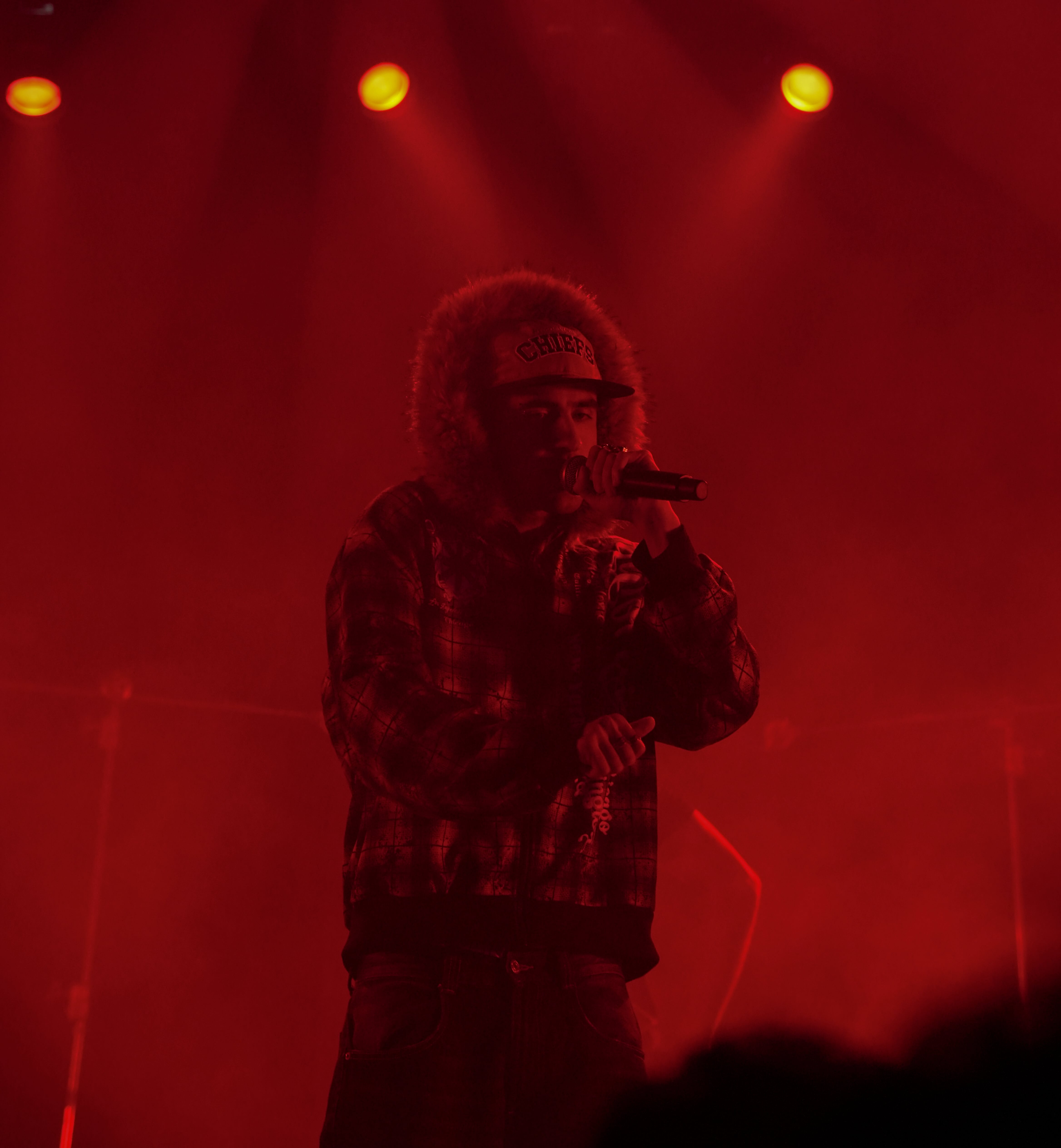 Bajocero X con uno de los outfits de su concierto. / Cedidas por su equipo