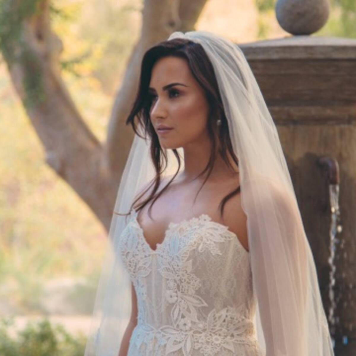 Demi Lovato estrenó “Tell Me You Love Me”