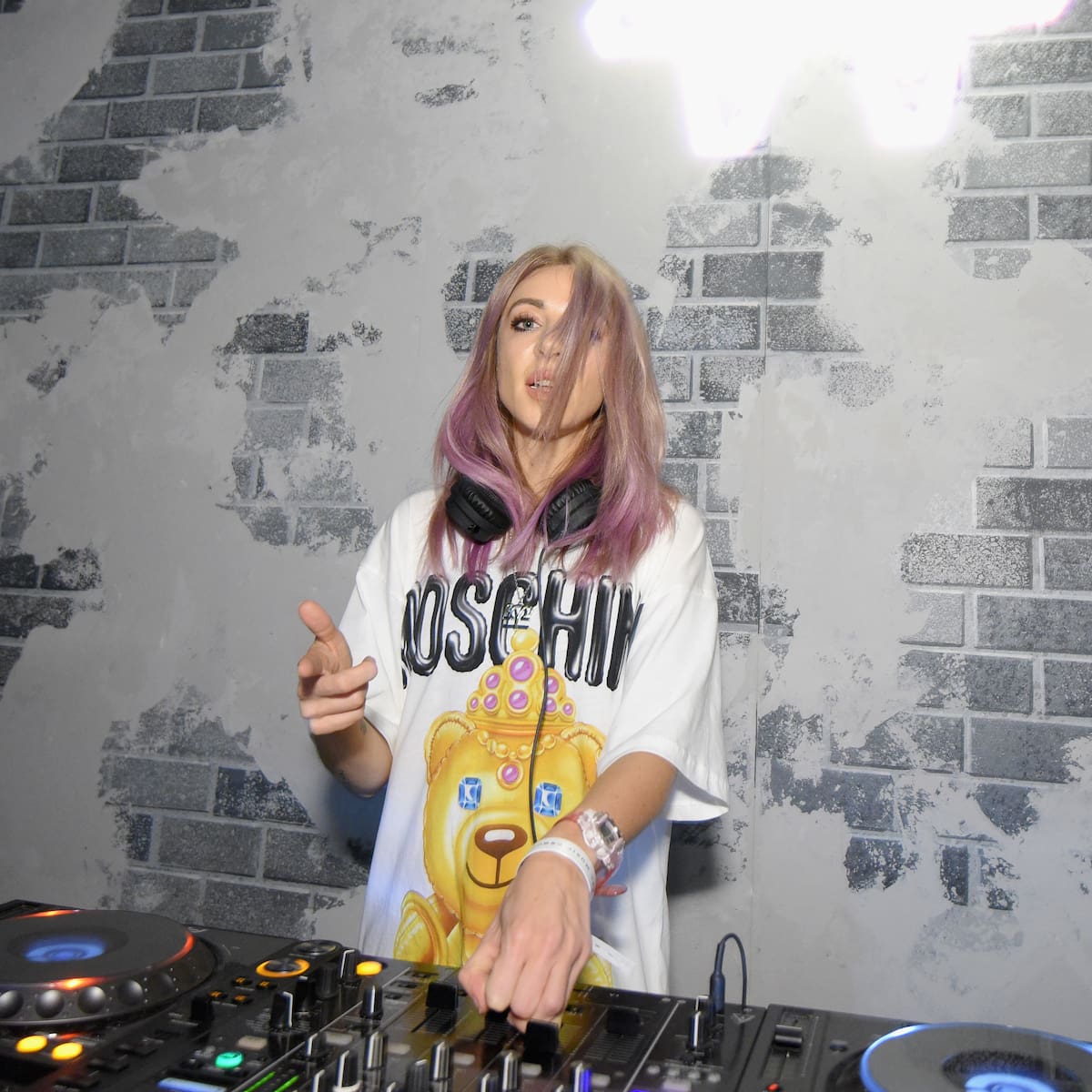 Alison Wonderland inicia una nueva etapa con el lanzamiento de 'Rescue U'
