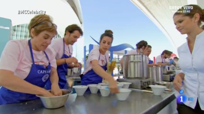 El equipo azul haciendo el ajoblanco