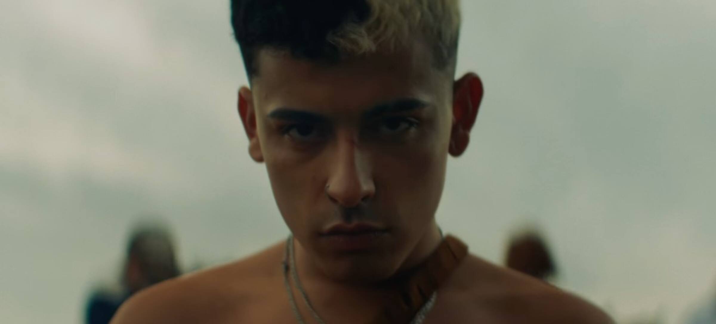 Trueno estrenó su álbum «Bien O Mal» junto al video musical de «Tierra ...