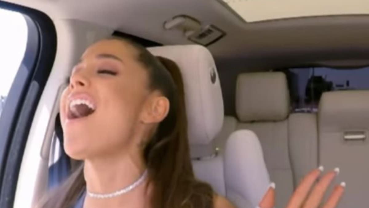 Ahora ya sabemos por qué tuvo la mano vendada Ariana Grande