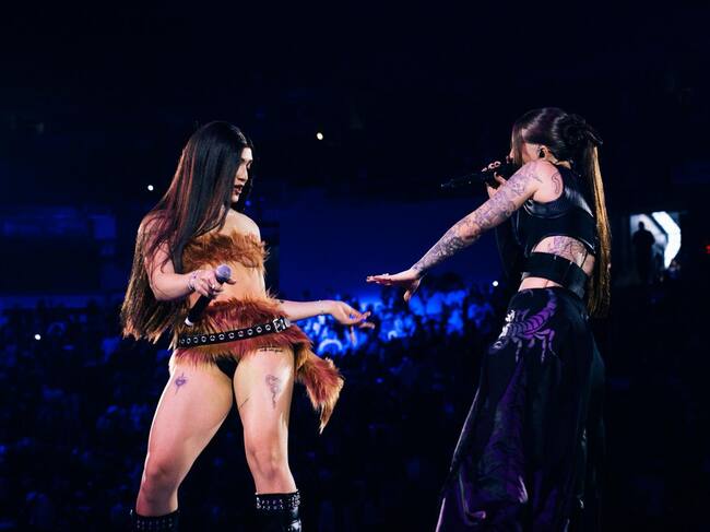 Bailarines y energía fueron los elementos que no faltaron en la actuación de estas dos artistas. Sonaron 'Vendetta' y 'MADRE'.