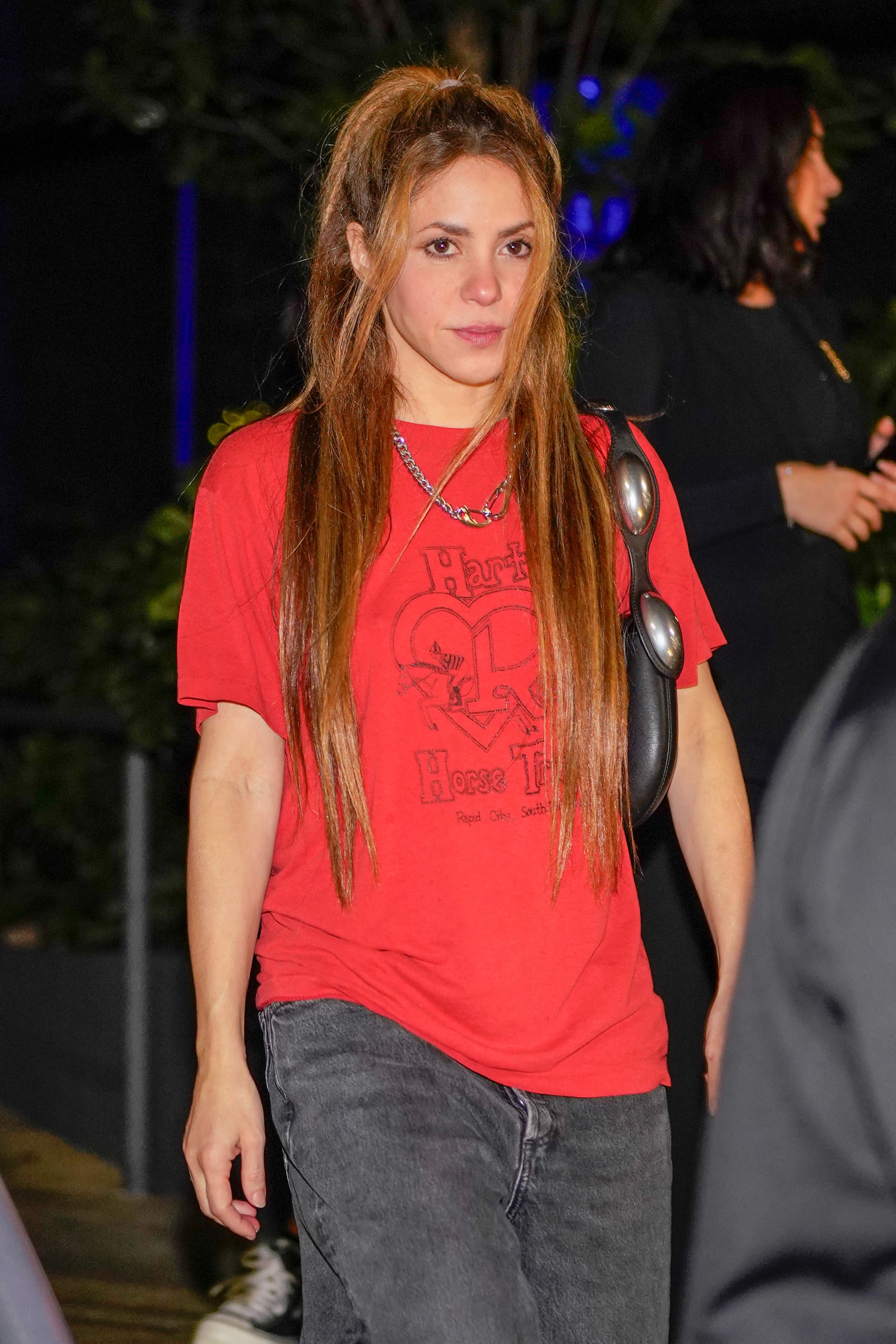 Shakira, saliendo del restaurante Sexy Fish el 19 de enero de 2024 en Miami, Florida.