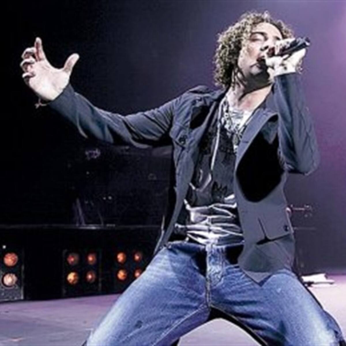 David Bisbal enamoró al Luna Park