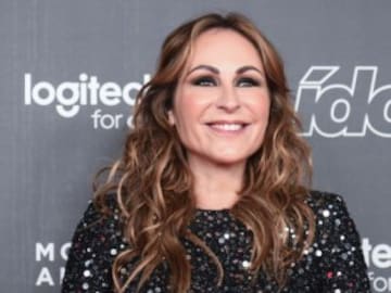 Ana Milán quiere aprender inglés en un mes y sorprende la variedad de ideas que le sugieren para conseguirlo
