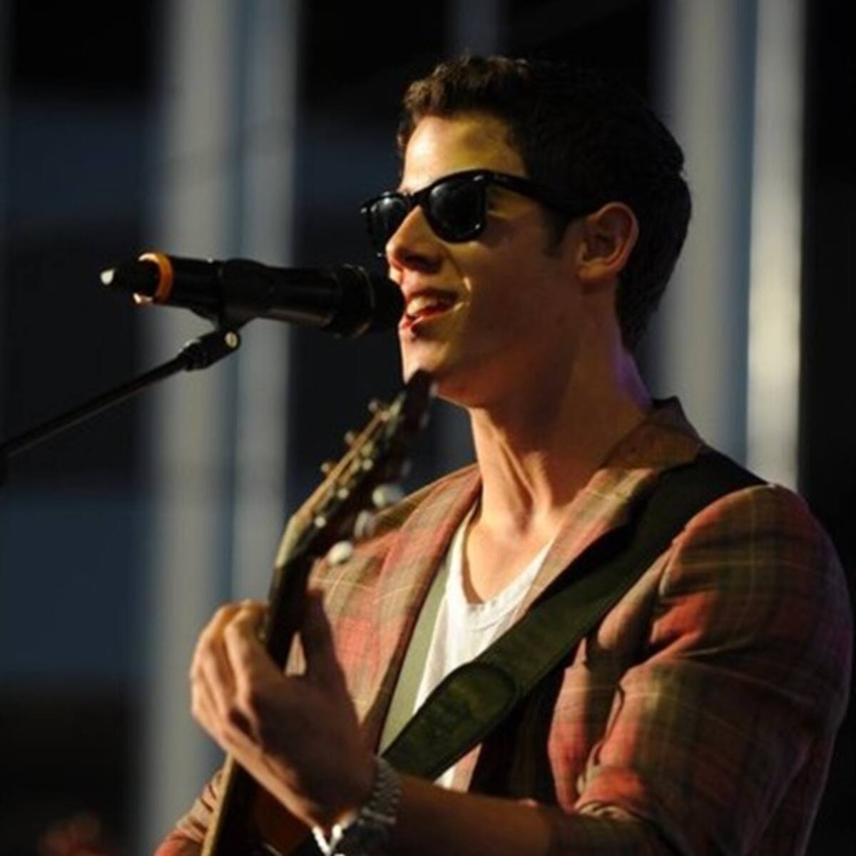 Un Nick Jonas diferente...