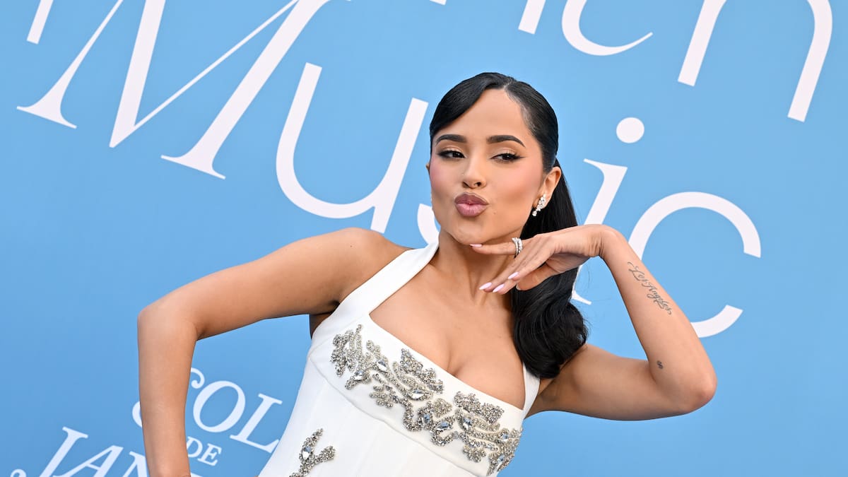 Becky G anuncia nuevo álbum con fecha incluida: ¿estará Selena Gómez en 'Baraja Bendita'?