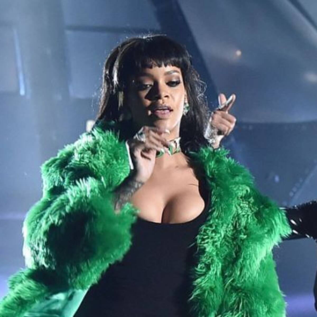 Rihanna cantó por primera vez "Bitch Better Have My Money"